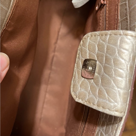 LIZ Claiborne Gold  faux croc shoulder bag - Picture 5 of 10